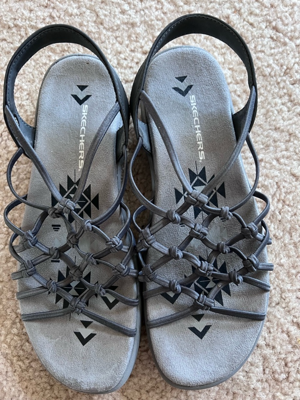 NEW Skechers "Forget Me Knot" sandals